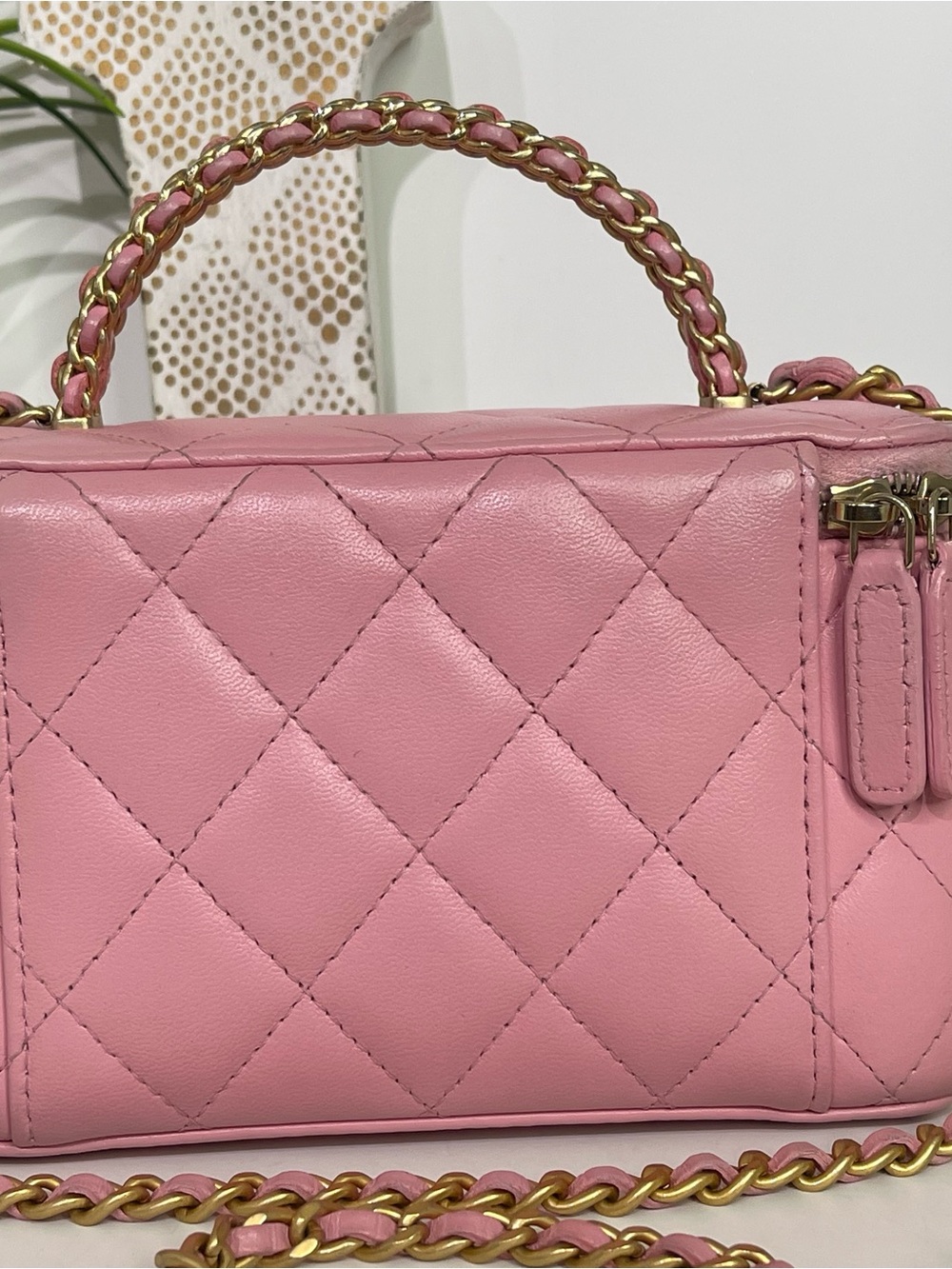 CHANEL Pink Quilted Vanity Crossbody with Gold Chain - Picture 2 of 7